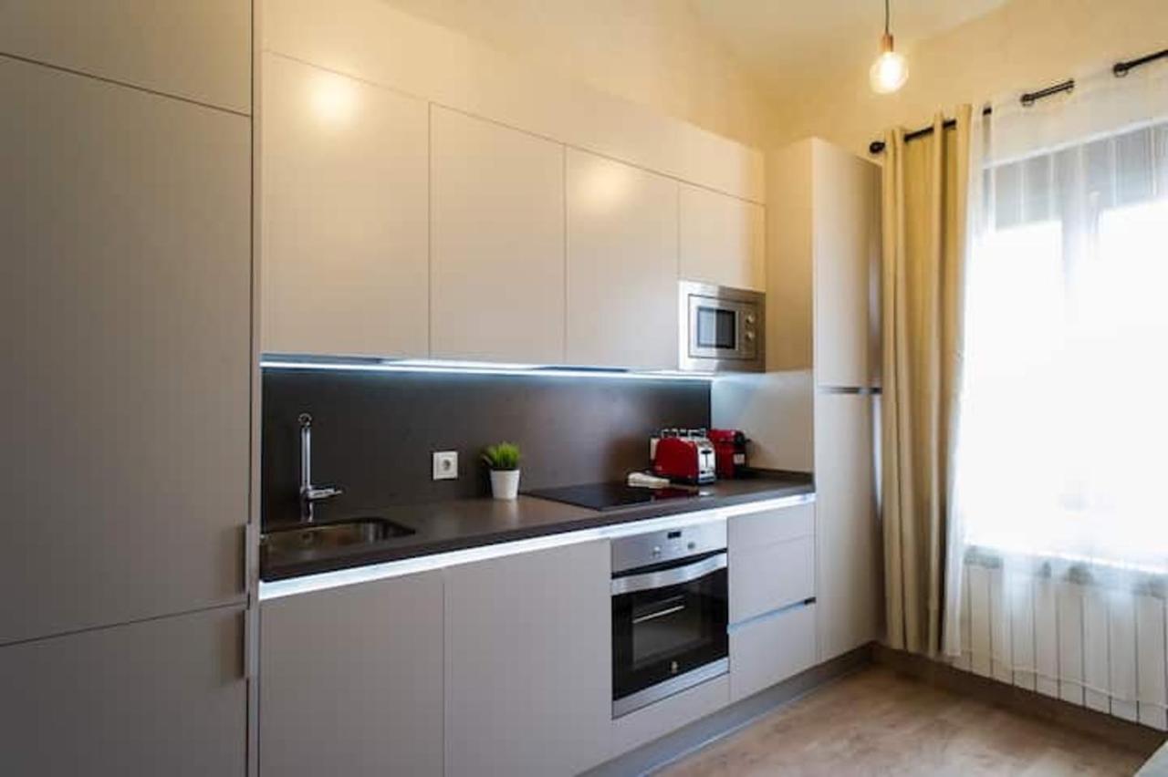 Premium Apartment La Latina 1. Salamanca Bagian luar foto