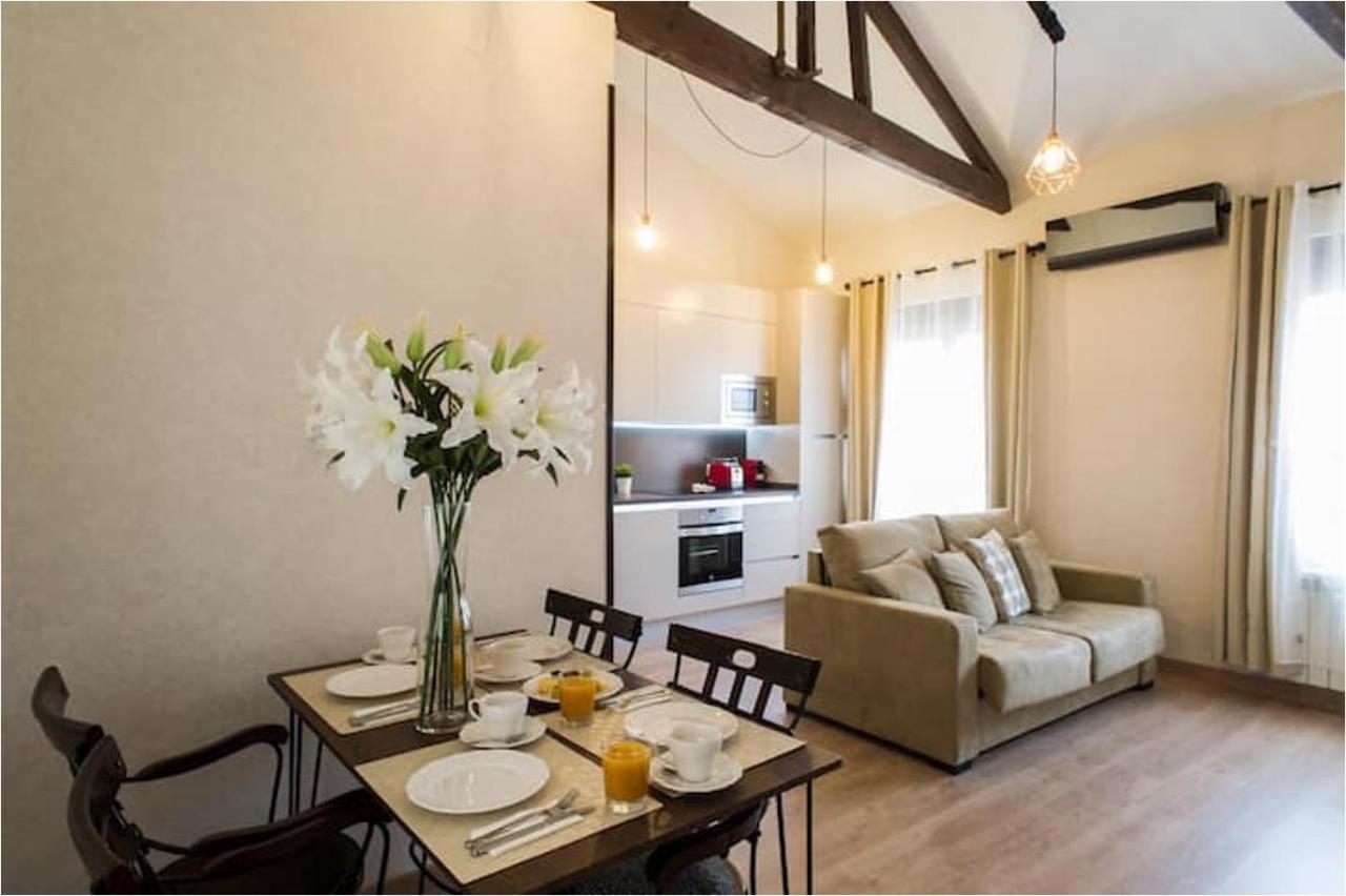 Premium Apartment La Latina 1. Salamanca Bagian luar foto